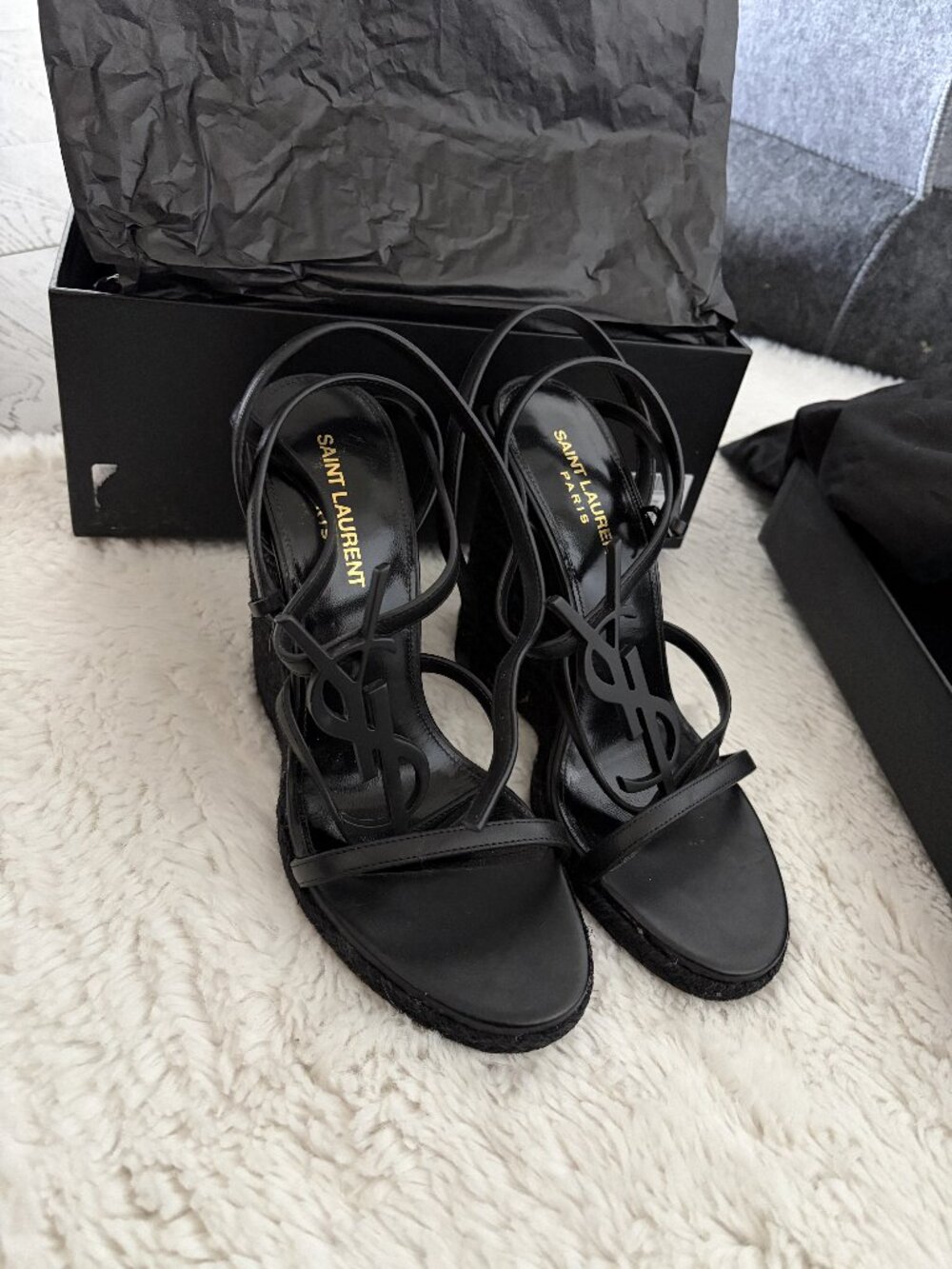 YVES SAINT LAURENT - Cassandra Wedges